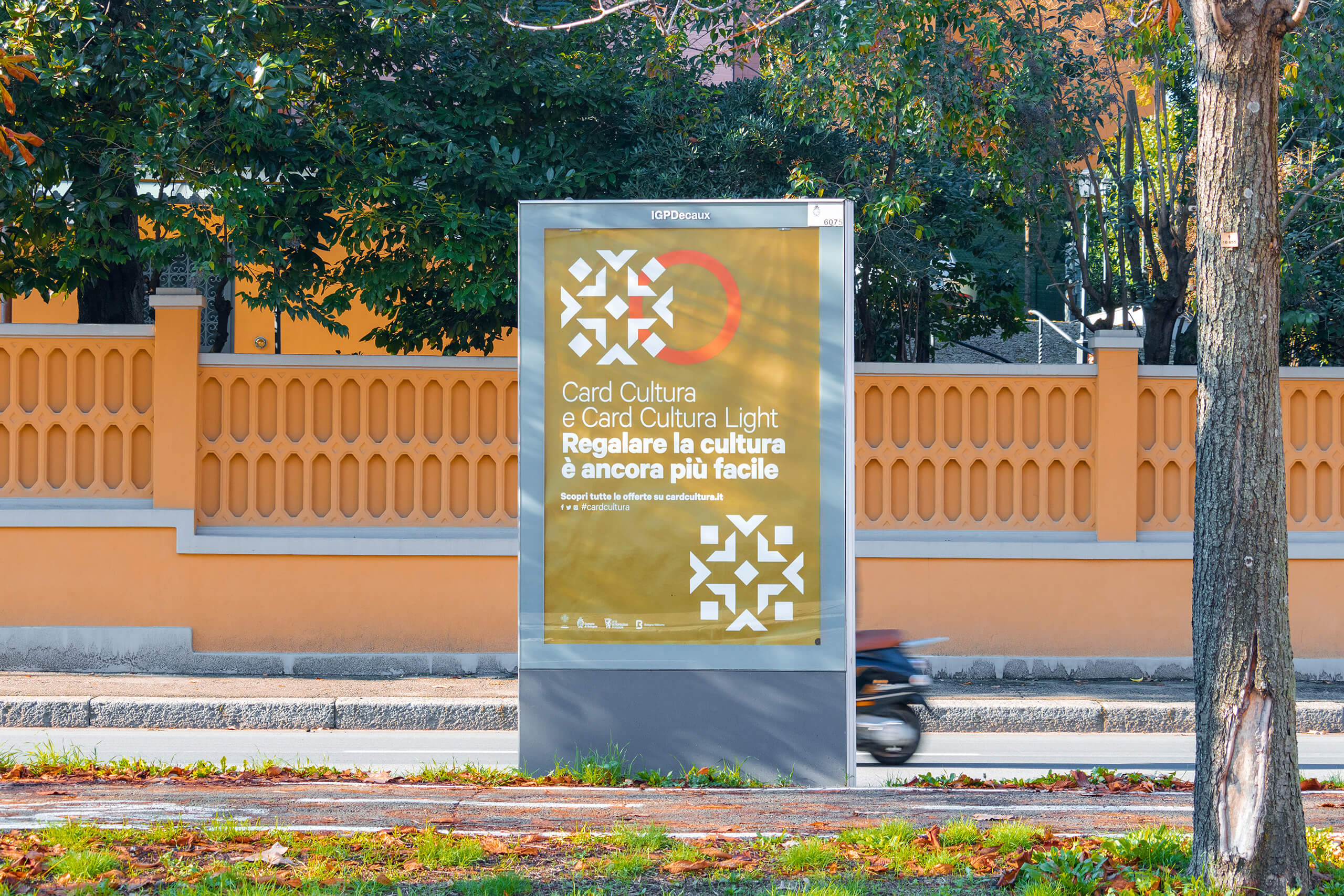 Manifesto sui viali di Bologna