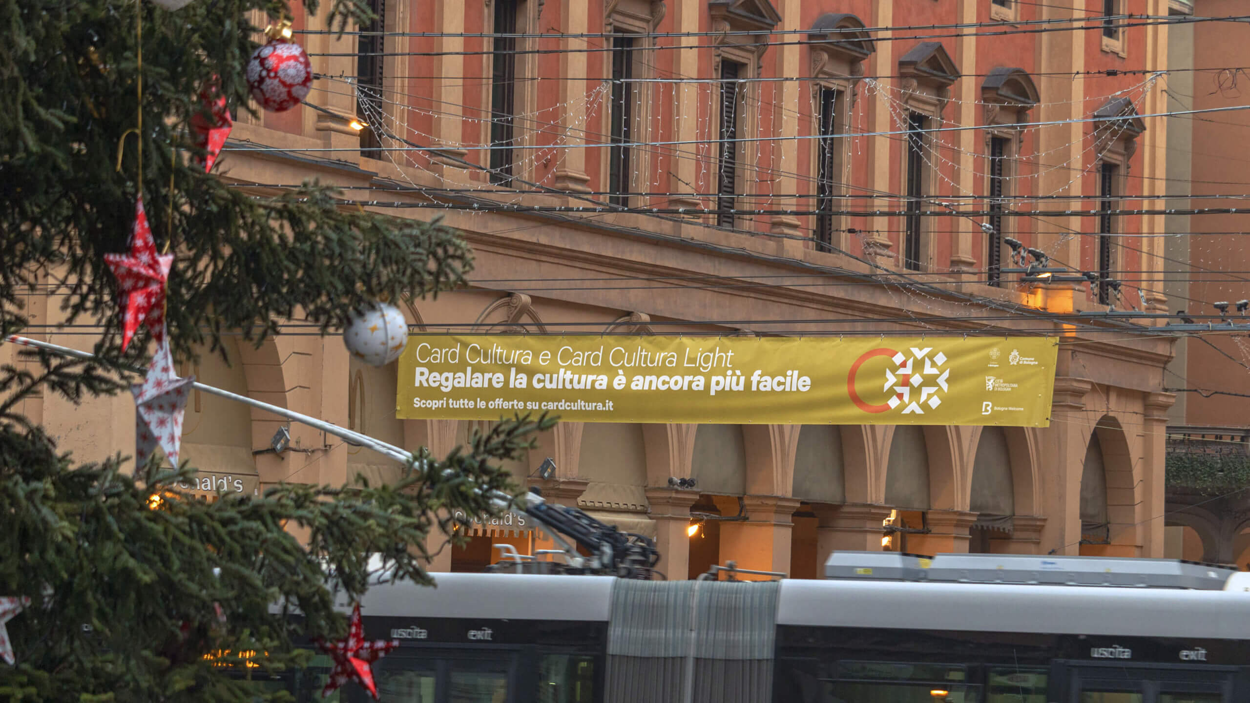 Card Cultura Christmas campaign 2022